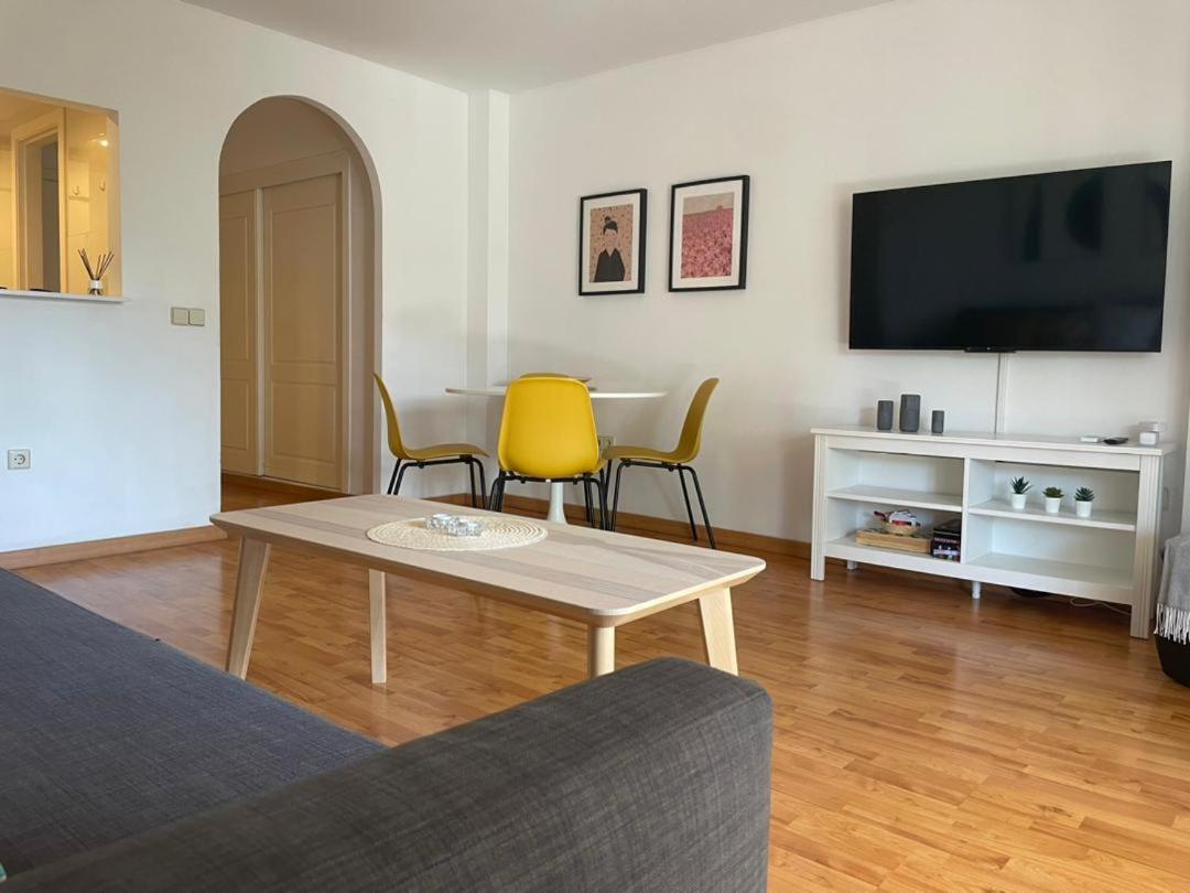 Calido Apartamento Con Gran Terraza Y Vistas A 600 Metros Del Mar Benalmádena Dış mekan fotoğraf